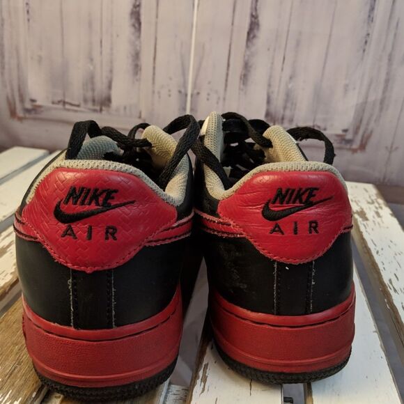 Nike sz 7 7Y boy youth kids shoes sneakers red bla - Picture 4 of 7